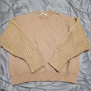 Impressions tan long sleeve sweater. EUC. Women's medium.